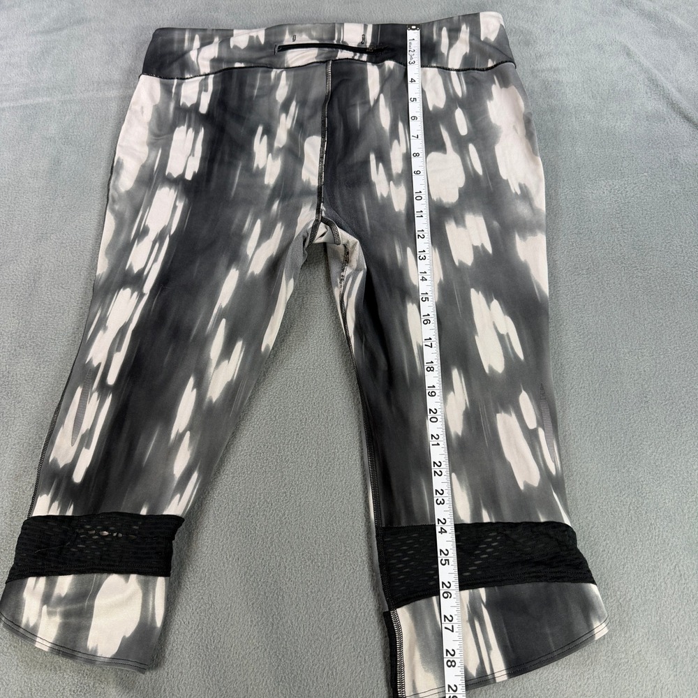 Under Armour Womens HeatGear Cropped Leggings Black White Abstract Print XL - Picture 7 of 8